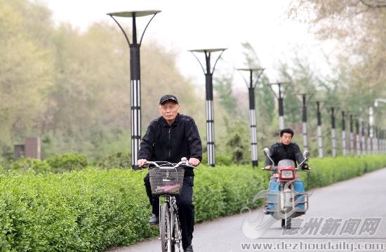 這些年，自行車陪伴杜長義游遍了周邊好多地方。